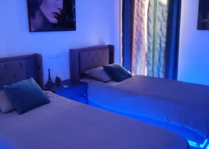 Thelifehouse * Marbella