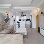 Thelifehouse * Marbella