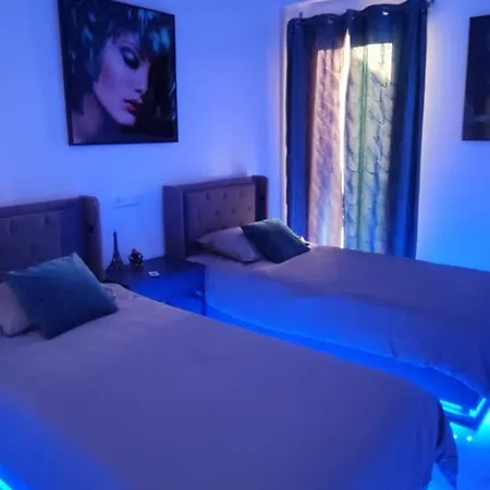 Thelifehouse * Marbella